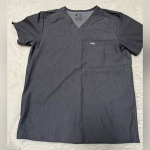 FIGS men’s two pocket scrub top